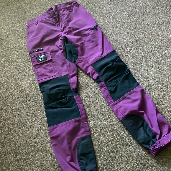 Revolutionary Race size small - Picture 2 of 3